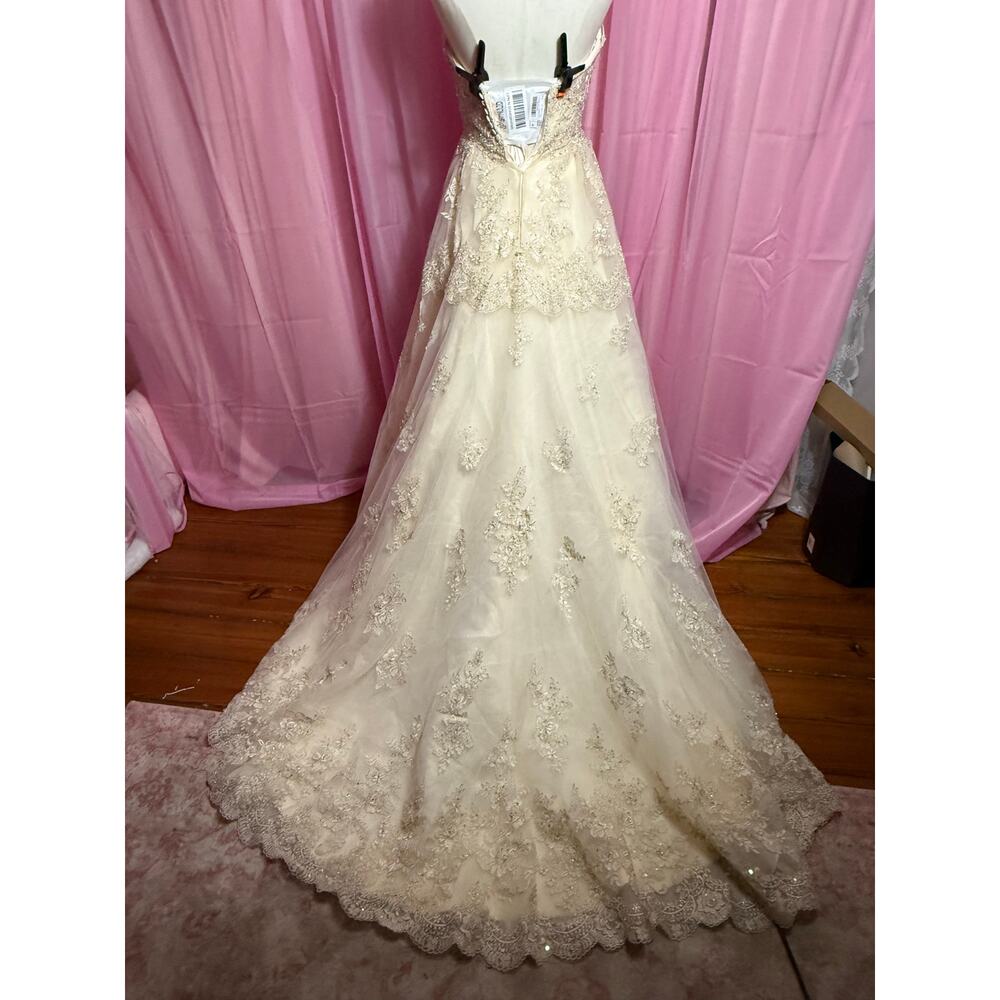 Stunning Maggie Sottero Haute Couture Lace Dress Size 4 - Picture 4 of 12